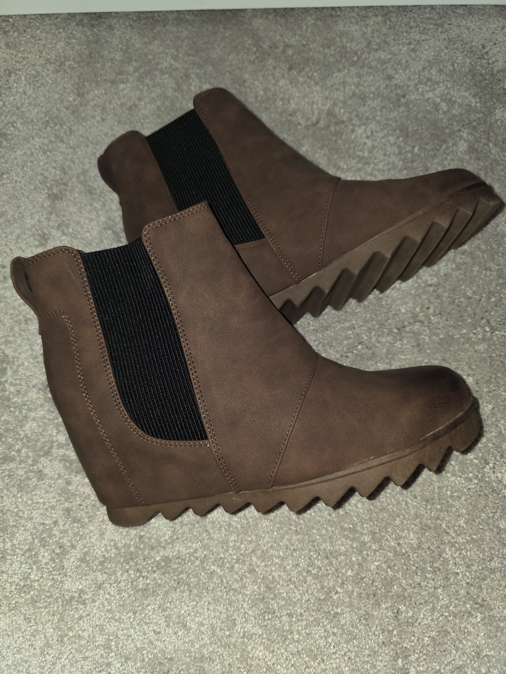 Source Unknown Brown Chelsea Wedge Booties with Elastic Panels